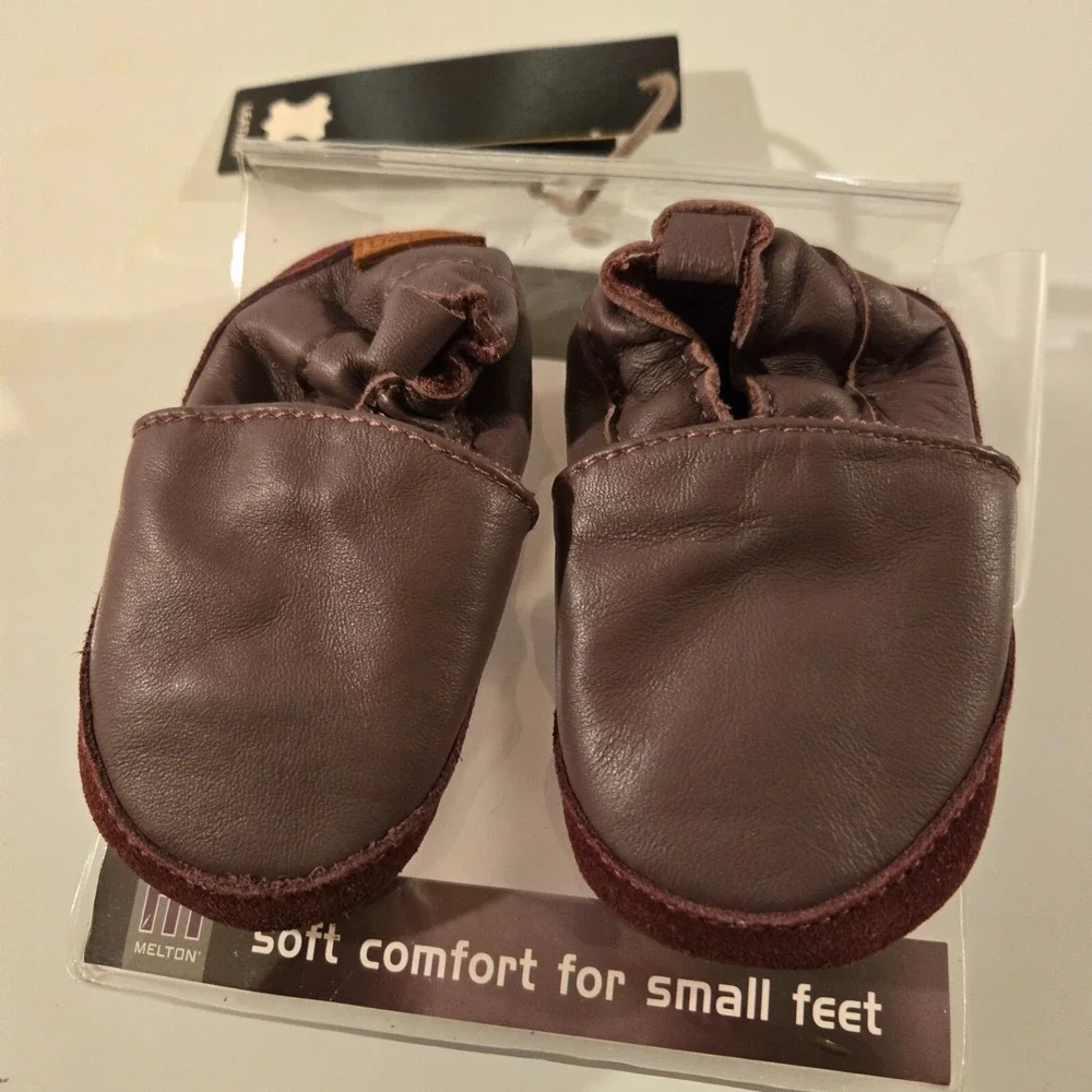 Melton Soft Leather Baby Shoes Eggplant– Elastic Ankle, Size 0-6‎ Months NEW